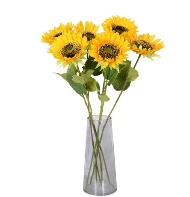 China Fashional artificial flowers simulation home hotel decorative bouquet of pastoral artificial sunflowers for sale