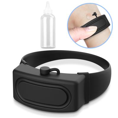 China Promotion Wristbands Hand Sanitizer Dispensing Wristband Portable Hand Dispenser Outdoor Portable Hand Sanitizer Dispenser for sale