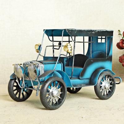 China Custom Handicraft Ornaments Office Decor Vintage Metal Europe Iron Classic Car Pattern Home Office Craft for sale