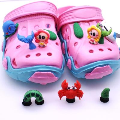 China Factory wholesale 3d pvc hobble washable american hot sale soft shoe charm cute fashion shoe accessories for sale