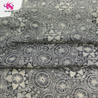 China Plain in stock low MOQ printed cotton saree silk blend fabric with geometry circle lines for clothes for sale