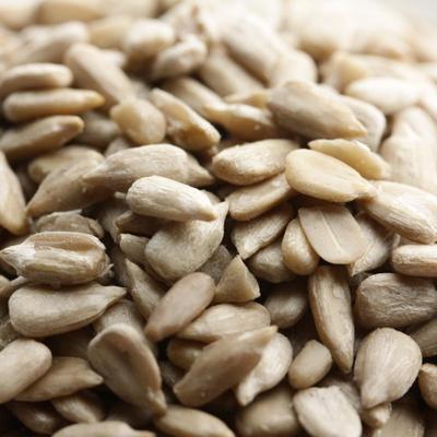 China Certificate Sunflower Kernels Dried Sunflower Seeds Halal Kernels Grade Mix Nuts Hot Sale Confectionery for sale