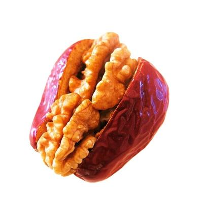 China Wholesale Dry and Professional OEM Baked Walnuts and Jujube Vacuum Packed Walnuts as Nuts and Dried Fruits for sale