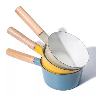 China 15cm Simple Handle Enamel Milk Pot Kitchen Viable Japanese Style Wood Enamel Cooking Mini Soup Pot Milk Pot Nonstick for sale