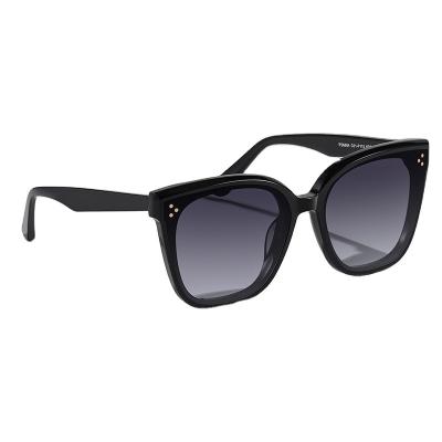 China Fashion Sunglasses 2022 Luxury Black Sun Glasses Vintage Classic Retro Square Oversized Men Sunglasses Women Oculos for sale