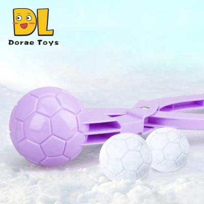 China ABS Snowball Maker Tool with Handle Soccer Form Snowball Clip for Kids and Adults Snow Toys for Snowball Fights for sale