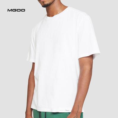 China MGOO light anti-pilling simple knitting men's T-shirts fashion basic white T-shirt standard fit men's T-shirts for sale