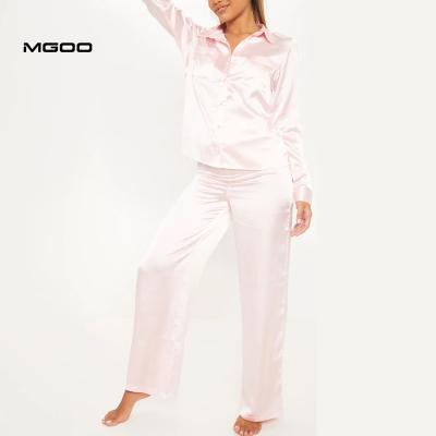 China MGOO Breathable Shiny Satin Long Sleeve Pajamas Women Plain Double Front Pockets Pink Winter Satin Sleepwear for sale