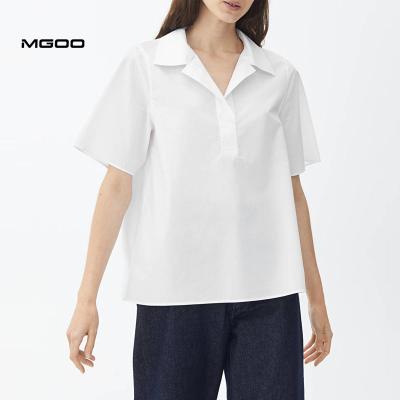 China MGOO Anti-Wrinkle White Poplin Shirts Women Plain Short Sleeve V-Neck Button Up Crop Top Shirts for sale