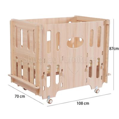 China Newborn Crib Wood Protect Baby Cribs Wooden Bed Sleeper In Bedroom With Locking Wheel for sale