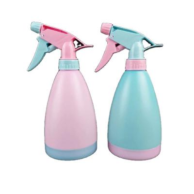 China Protein Powder Plastic Spray Bottle 500ml Gardening Tools Hand - Squeezed Water Spray Bottle Color Spray Bottle for sale