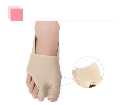 China Adjust and protect position day and night 1Pair L Bunion Toe Straightener Separator Corrector Practical Large Size SEBS Pain Gel Bunion Toe Separators for sale