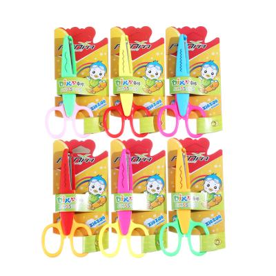 China Universal Children's Craft Scissors DIY Cutting 6 Colors Decorative Paper Scissors Paper Cutting Scissors for sale