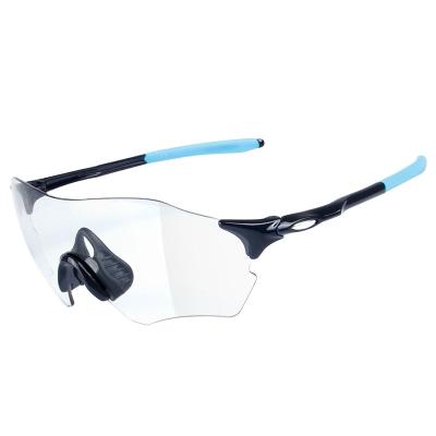 China Unisex Photochromic Cycling Windproof Cycling Gear Glasses Fashionable Color Changing Sports Bike Sunglasses for sale