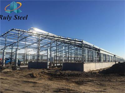 中国 Prefabricated Portal Galvanized Steel Structure Cowshed Warehouse 販売のため