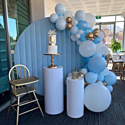 China Modern round white background with round pedestals for birthday party decoration for sale