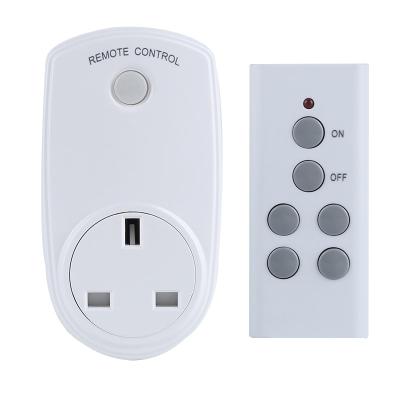 China Residential / General Purpose UK Plug 230V Intelligent Remote Control Power Socket Outlet for sale