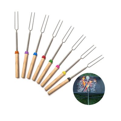 China Easily Cleaned Adjustable Marshmallow Spits Roasting Sticks With Extendable Wooden Handle BBQ Forks for sale