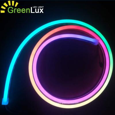 Chine Waterproof IP67 Addressable RGB LED Strip Light Neonflex RGB Stripes Light à vendre