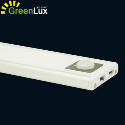 Cina Sensor Motion Wardrobe LED Linear Light Under Cabinet Lighting USB Battery Rechargeable in vendita