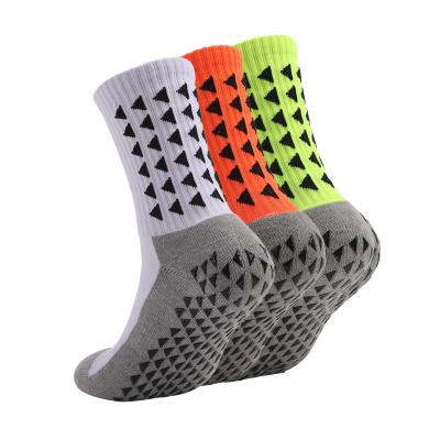 China Anti-Bacterial Non-Slip Mens Soccer Sports Knocks Sweatproof Abrasion-Resistant Soccer Knocks Basketball Football Running Socks for sale