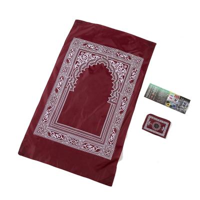 China Stain Resistant Cheap Wholesale Worship Compass Travel Mat Portable Prayer Mat Covering for sale