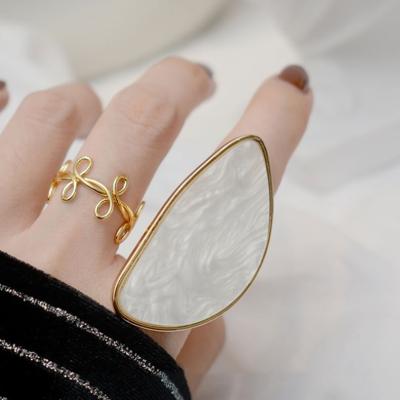 China Large Geometric Irregular White Pink Acrylic Rings Color Rings Ladies High Quality Irregular White Pink Acrylic Rings Stacking Rings Exquisite for sale