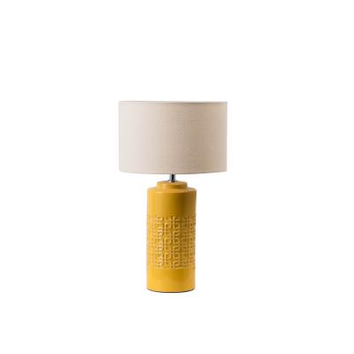 China Classics Design Jiahua - New Products European Style Embossed Hotel Outdoor Yellow Bedside Ceramic Table Lamp for sale