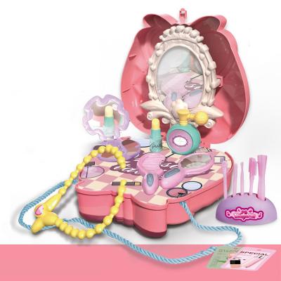 China Hot Selling Plastic Beauty Dress Up Plastic Suitcase Princess Make Up Kits Toy For Girls for sale