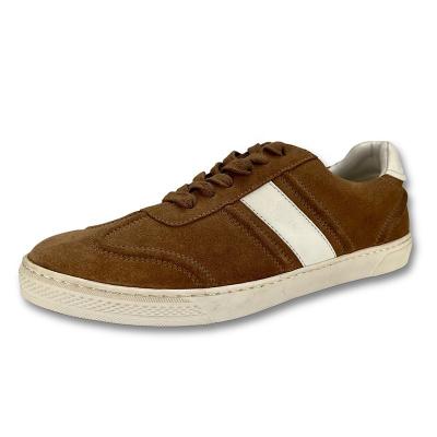 China Cushioning Simple Design Mens Sneakers Hot Selling Suede Material Walking Shoes Manufacturer for sale