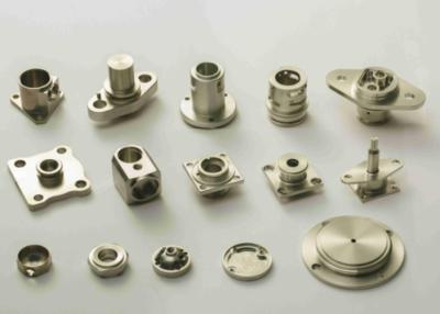 China Fabricación a medida de piezas de torno de acero inoxidable 420 CNC para el sector marítimo y químico en venta