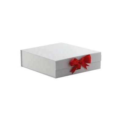 China Recycled Materials Square A5 100pcs High Quality Custom Medium White Ribbon Tie Magnetic Gift Boxes for sale