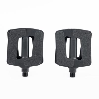 China Thermoplastic Body Construction With Sandpaper Bicycle Parts Road Bike Pedal Flat Sealed Support Sandpaper Plastic Pedals for sale