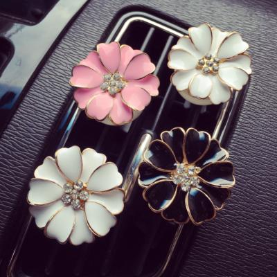 China Decorative Alloy Superior Creative Chrysanthemum Car Air Conditioning Duct Automotive Perfume for sale