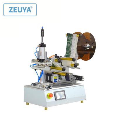 China CLOTHING PLC Flat Bottle Labeling Machine With Date Printing LT-80 for sale