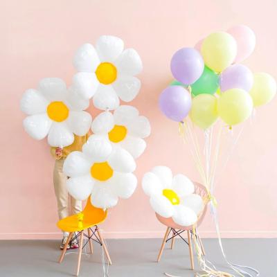 China New Korean Style Mylar Ins Style Daisy Foil Balloon Photo Props White Flower Egg Flower Balloon For Baby's Birthday Decoration for sale