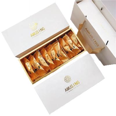 China Custom Recycled Materials Cookie Packaging Gift Paper Box Set Luxury Moon Cake Dessert Paper Packaging Box And Bag for sale