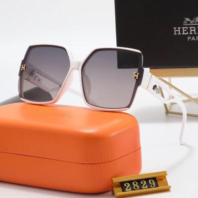 China Fashion Tone Sunglasses Oversized Frame Ladies Designer Sunglasses C Men's Style Multiple Colors Luxury Quality Sunglasses28 for sale