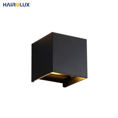 China Adjustable Garden House Any Angle Decoration 3000k Popular Double Head Square Shape LED Outdoor Wall Light for sale