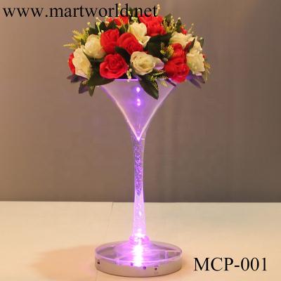 China Hot transparent cocktail glass vase flower stand wedding table centerpiece for wedding bride and groom decorations (MCP-001) for sale