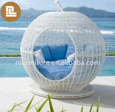 China New Design Garden Daybed Outdoor Daybed Garden Daybed With Canopy Apple Rattan Daybed for sale