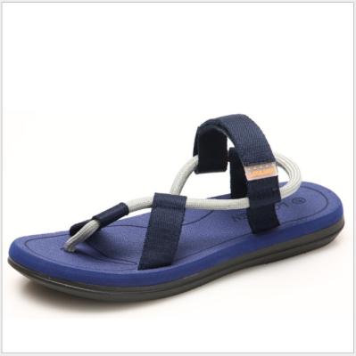 China UP-0285C Fashion Man Lightweight Toe Sandals Beach Shoes For Men for sale