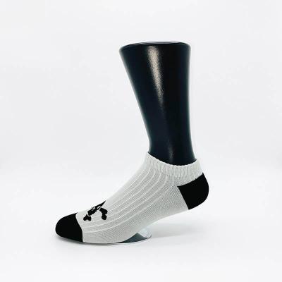 China Sustainable OEM Branded Breathable Socks Available Custom Made Mens Cotton Low Cut Socks for sale