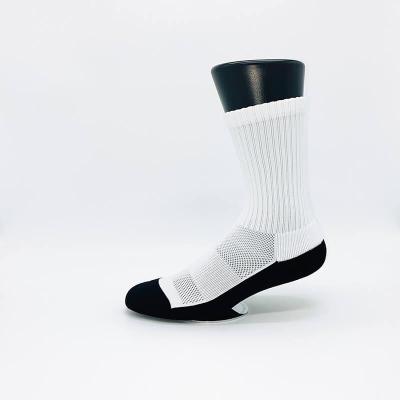 China Polyester Sporty Cotton Quick Dry White Sports Style Empty Socks With Arch Support for sale