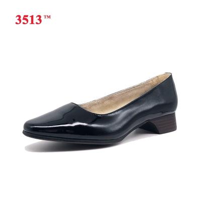 China Black Shiny Leather Anti-Smell Ladies Official Dress Shoes Women Heel Shoes for sale