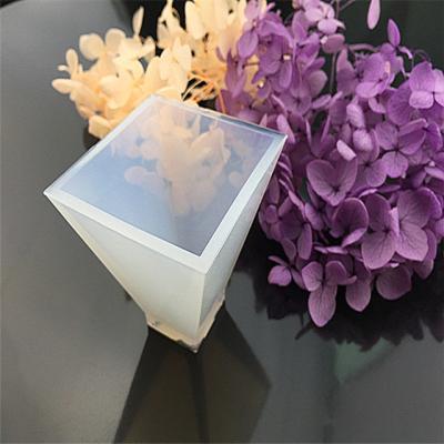 China C-0104 Disposable Wholesale Triangle Pyramid Form Transparent Epoxy Silicone Mold For DIY Making for sale