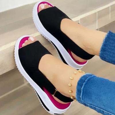 China Cushioning 2021 Comfortable Flat Women Soft Pungent Toe Beach Shoes Woman Footwear Open Toe Ladies Sandals New Women's Sandals for sale