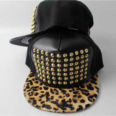 China Commoner and womenStyle Fashion Printed Brim Metal Rivet Snapback Hat for sale