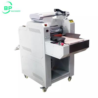 China Máquina automática de laminación o laminación de película de un solo lado BP390A con alimentación automática y corte automático en venta