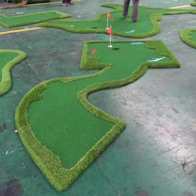 China Custom Made Indoor Outdoor Home PGM GL006 Backyard Golf Training Aid Mini Golf Grass Putting Green Mat Practice Artificial Golf Putting Green for sale